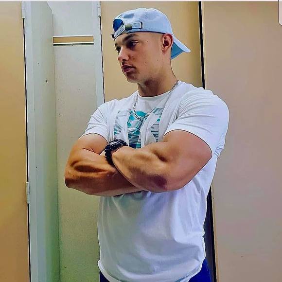 Meet your Posher, Chris - Picture 1 of 1